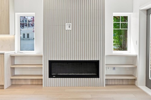 3206 Georgia Street E, Vancouver, BC - Indoor With Fireplace