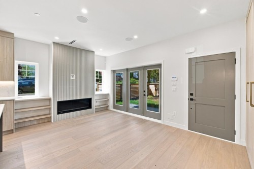 3206 Georgia Street E, Vancouver, BC - Indoor Photo Showing Other Room