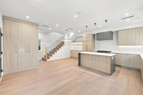 3206 Georgia Street E, Vancouver, BC - Indoor Photo Showing Kitchen With Upgraded Kitchen