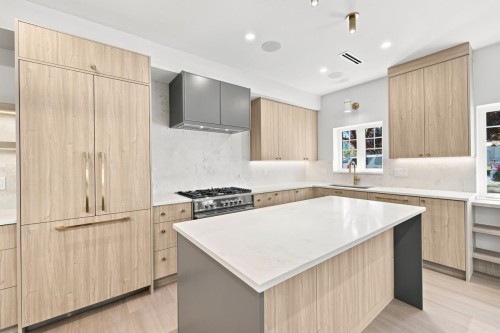 3206 Georgia Street E, Vancouver, BC - Indoor Photo Showing Kitchen