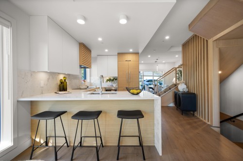 3114 Woodbine Drive, North Vancouver, BC - Indoor Photo Showing Kitchen With Upgraded Kitchen