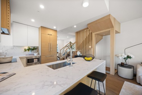 3114 Woodbine Drive, North Vancouver, BC - Indoor Photo Showing Other Room