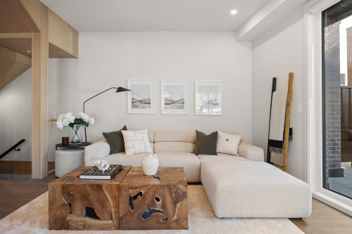 3114 Woodbine Drive, North Vancouver, BC - Indoor Photo Showing Living Room