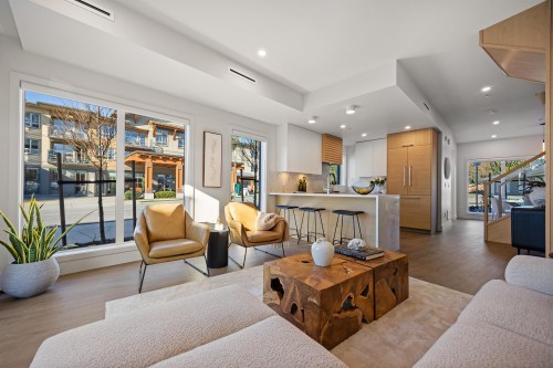 3114 Woodbine Drive, North Vancouver, BC - Indoor Photo Showing Living Room