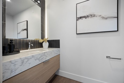 3114 Woodbine Drive, North Vancouver, BC - Indoor