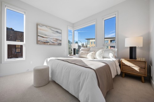 3114 Woodbine Drive, North Vancouver, BC - Indoor Photo Showing Bedroom