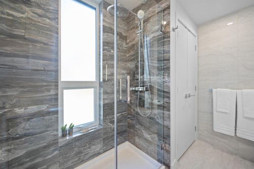3114 Woodbine Drive, North Vancouver, BC - Indoor Photo Showing Bathroom