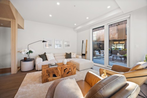 3114 Woodbine Drive, North Vancouver, BC - Indoor Photo Showing Living Room