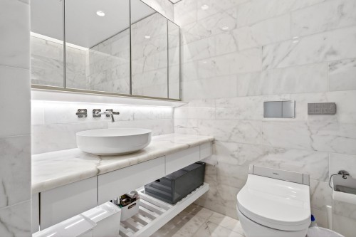 1606-1482 Robson Street, Vancouver, BC - Indoor Photo Showing Bathroom