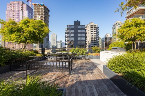 1606-1482 Robson Street, Vancouver, BC - Outdoor With Facade