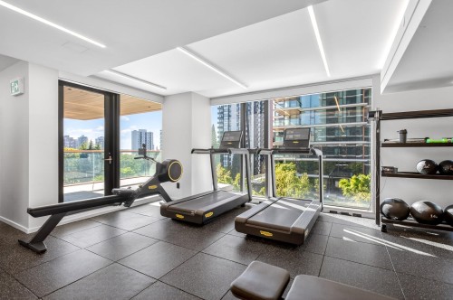 1606-1482 Robson Street, Vancouver, BC - Indoor Photo Showing Gym Room