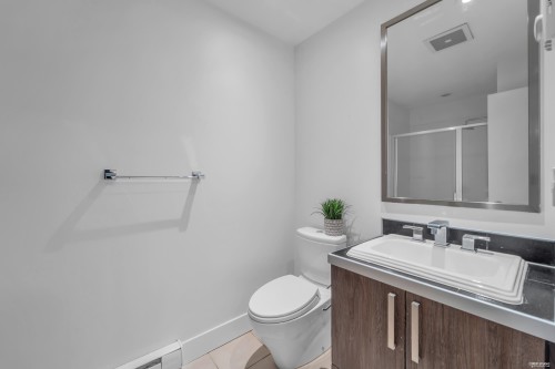 120-5777 Birney Avenue, Vancouver, BC - Indoor Photo Showing Bathroom