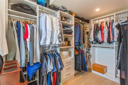 609 4Th Street E, North Vancouver, BC - Indoor With Storage