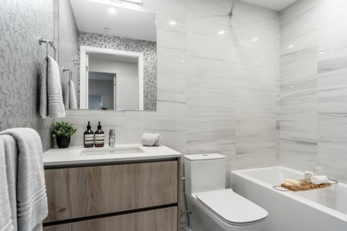 302-488 58Th Avenue W, Vancouver, BC - Indoor Photo Showing Bathroom