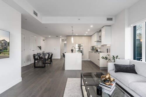 302-488 58Th Avenue W, Vancouver, BC - Indoor Photo Showing Living Room