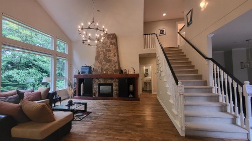 62 Ashwood Drive, Port Moody, BC - Indoor With Fireplace