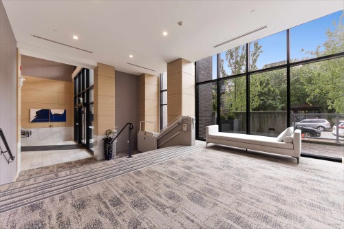 112-9233 Odlin Road, Richmond, BC - Indoor Photo Showing Other Room