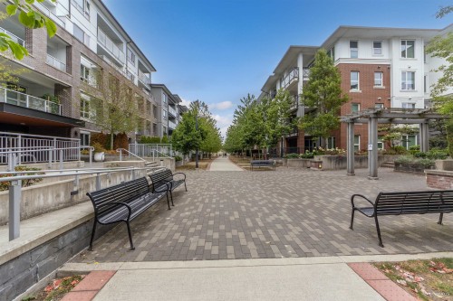 112-9233 Odlin Road, Richmond, BC - Outdoor