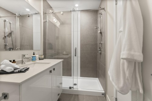 108-23222 Gilley Road, Richmond, BC - Indoor Photo Showing Bathroom
