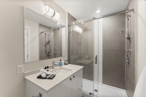 108-23222 Gilley Road, Richmond, BC - Indoor Photo Showing Bathroom