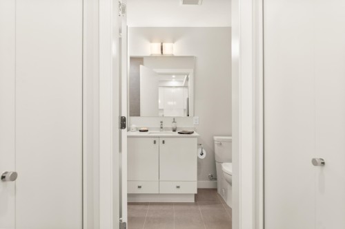 108-23222 Gilley Road, Richmond, BC - Indoor Photo Showing Bathroom