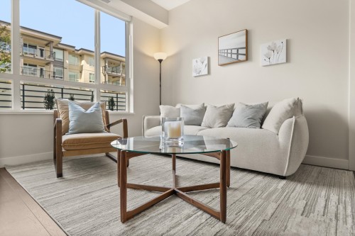 108-23222 Gilley Road, Richmond, BC - Indoor Photo Showing Living Room