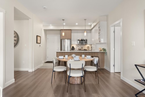 108-23222 Gilley Road, Richmond, BC - Indoor Photo Showing Other Room