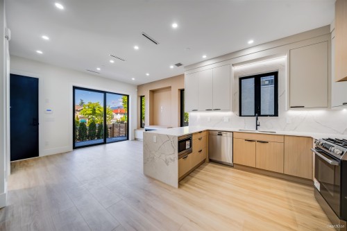 1-2636 Mcgill Street, Vancouver, BC - Indoor Photo Showing Kitchen