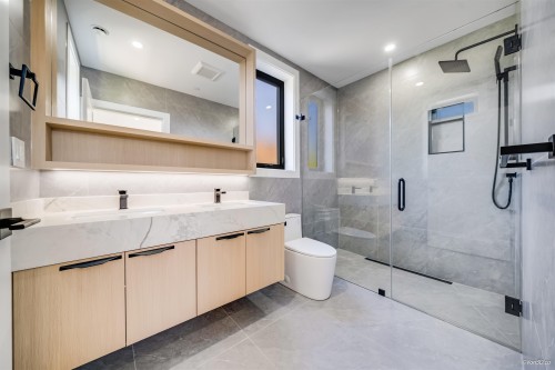 1-2636 Mcgill Street, Vancouver, BC - Indoor Photo Showing Bathroom