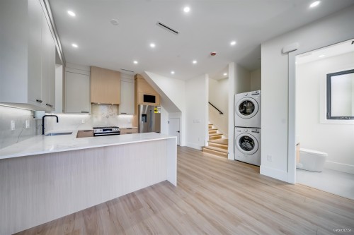 1-2636 Mcgill Street, Vancouver, BC - Indoor Photo Showing Kitchen