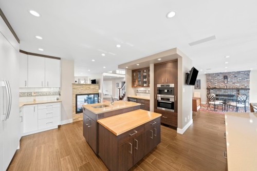 10131 Hollywell Drive, Richmond, BC - Indoor Photo Showing Kitchen