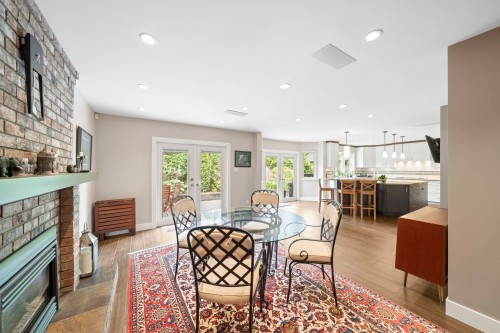 10131 Hollywell Drive, Richmond, BC - Indoor With Fireplace