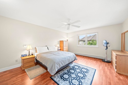 10131 Hollywell Drive, Richmond, BC - Indoor Photo Showing Bedroom