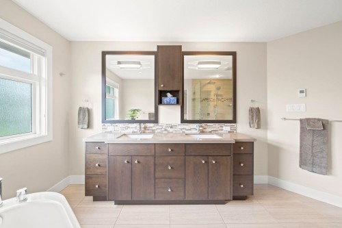 10131 Hollywell Drive, Richmond, BC - Indoor Photo Showing Bathroom