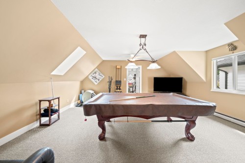 10131 Hollywell Drive, Richmond, BC - Indoor Photo Showing Other Room