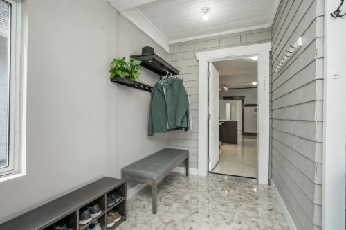 4476 Beatrice Street, Vancouver, BC - Indoor Photo Showing Bathroom