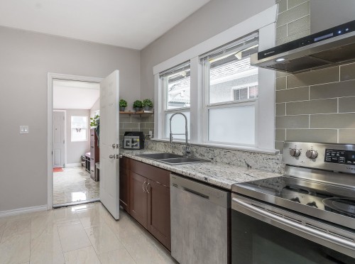 4476 Beatrice Street, Vancouver, BC - Indoor