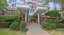 411-2201 Pine Street Vancouver, BC V6J 5E7