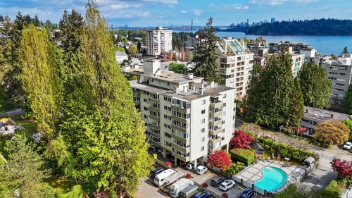 212-1425 Esquimalt Avenue, West Vancouver, BC - Outdoor With View