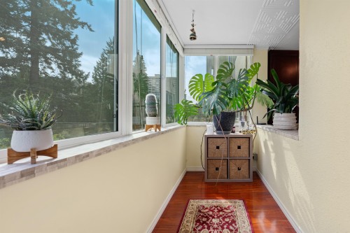 212-1425 Esquimalt Avenue, West Vancouver, BC -  Photo Showing Other Room