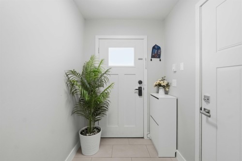 64-11305 240 Street, Maple Ridge, BC - Indoor Photo Showing Other Room