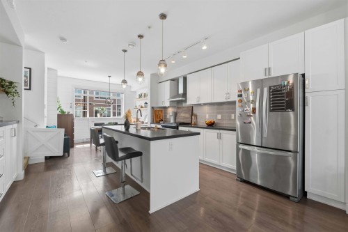 64-11305 240 Street, Maple Ridge, BC - Indoor Photo Showing Kitchen With Upgraded Kitchen