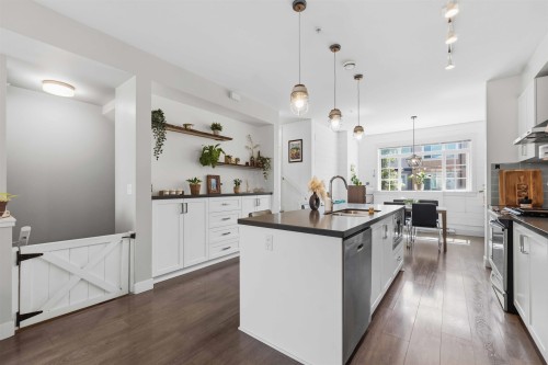 64-11305 240 Street, Maple Ridge, BC - Indoor Photo Showing Kitchen With Upgraded Kitchen