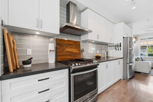 64-11305 240 Street, Maple Ridge, BC - Indoor Photo Showing Kitchen With Upgraded Kitchen