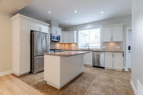 1250 Coast Meridian Road, Coquitlam, BC - Indoor Photo Showing Kitchen With Stainless Steel Kitchen With Upgraded Kitchen