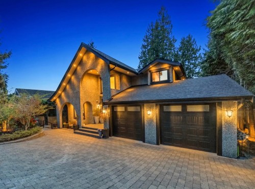 3263 Norwood Avenue  North Vancouver, BC V7N 3P2