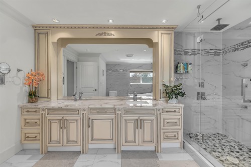 3263 Norwood Avenue, North Vancouver, BC - Indoor Photo Showing Bathroom
