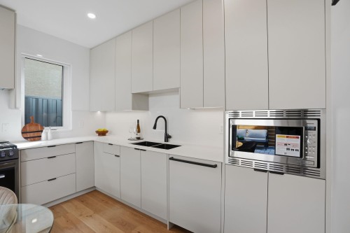 2436 20Th Avenue E, Vancouver, BC 