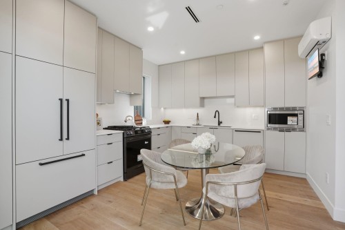 2436 20Th Avenue E, Vancouver, BC 