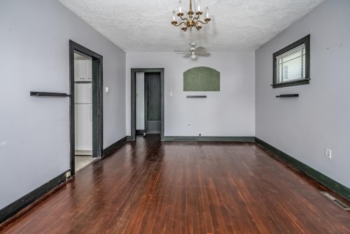 1963 Fraser Avenue, Port Coquitlam, BC - Indoor Photo Showing Other Room